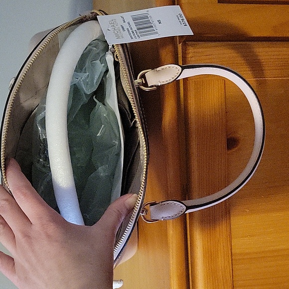 Michael Kors Large Dome Satchet Leather - Picture 4 of 4